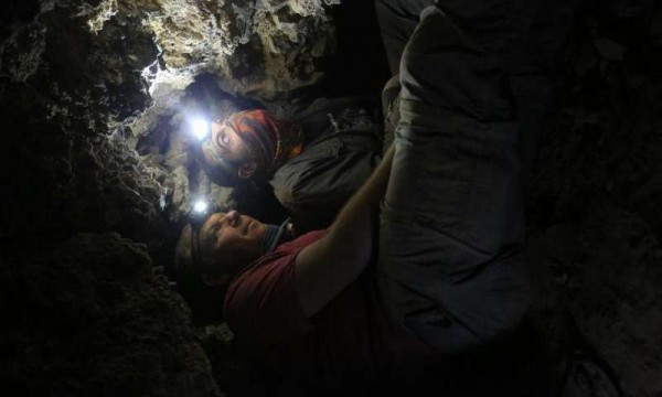 ARCHAEOLOGISTS DISCOVER ANCIENT TOMBS FILLED WITH ACTUAL GIANTS... "UNUSUALLY TALL AND STRONG" PEOPLE ONCE ROAMED THE PLANET Archae10