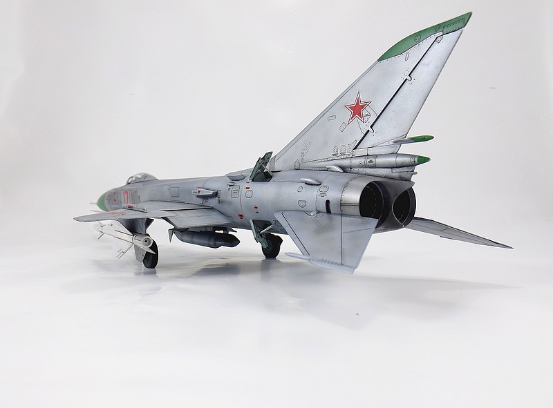 Sukhoï Su-15TM flagon-F-1/48-Trumpeter - Page 3 Su-15t40