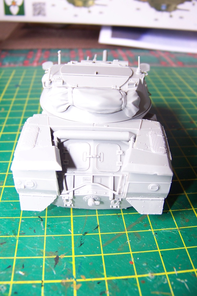 1/35 AML-60 TAKOM   938510