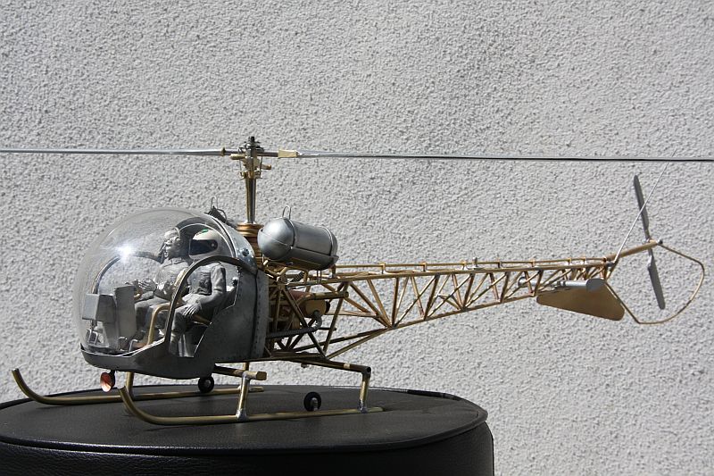Metallflugzeugmodelle - Helikopter Bell 47 G2 - M1:16 2w7irk10