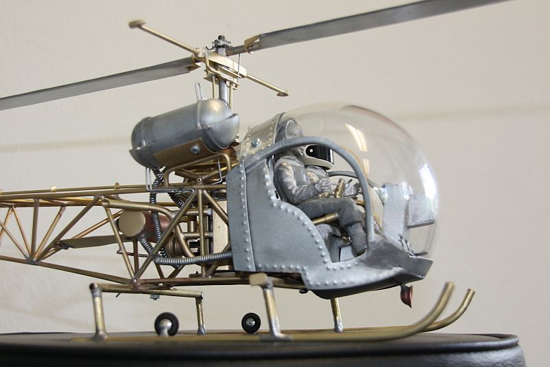 Metallflugzeugmodelle - Helikopter Bell 47 G2 - M1:16 Op2q1u10