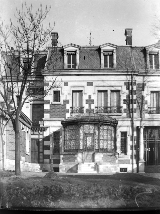 Maison Joseph Deburghgraeve 29 rue Xaintraille à Orléans - (cf Famille canal) Maison19