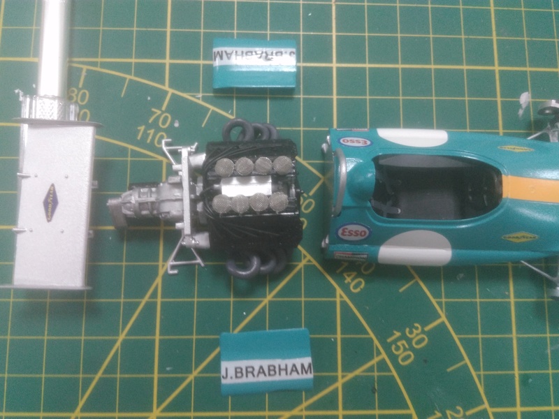 BRABHAM BT 33 BRANDS HATCH Grand prix d ANGLETERRE 1970 1/24ème Réf L758 (Terminé VMD) - Page 5 Img_2102