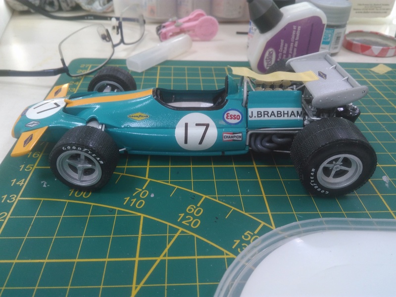 BRABHAM BT 33 BRANDS HATCH Grand prix d ANGLETERRE 1970 1/24ème Réf L758 (Terminé VMD) - Page 6 Img_2128