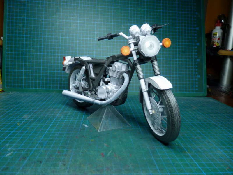 Yamaha SR 400 Kartonmodell freier Download Y_fert14
