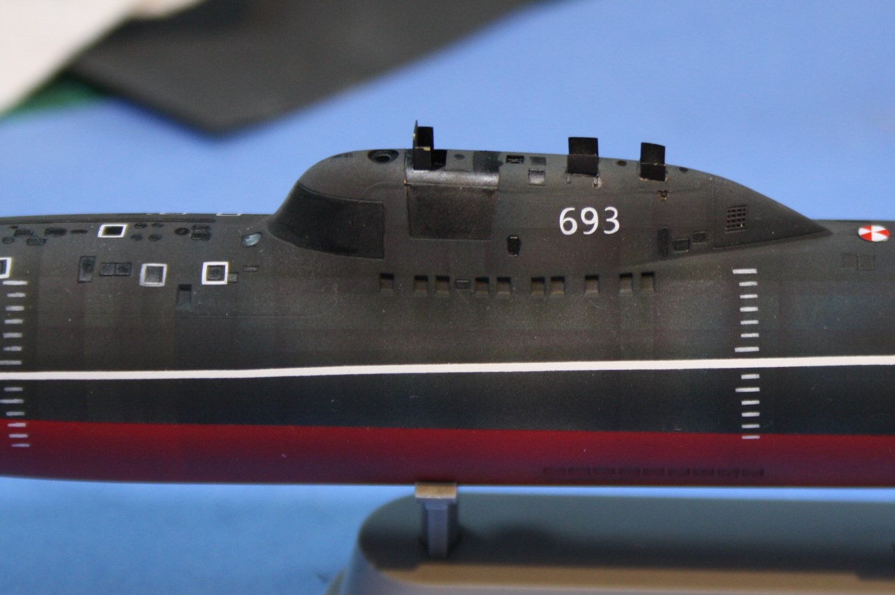 [Hobby Boss] 1/350 - Sous-marin russe Alfa - Page 2 Img_4121