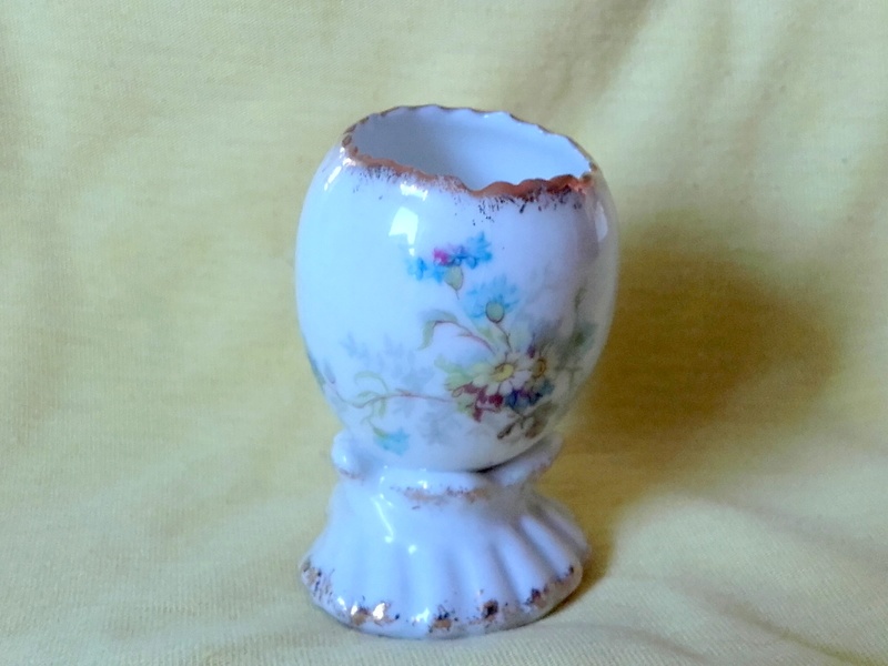 Coquetier en porcelaine de qui ? 20170622