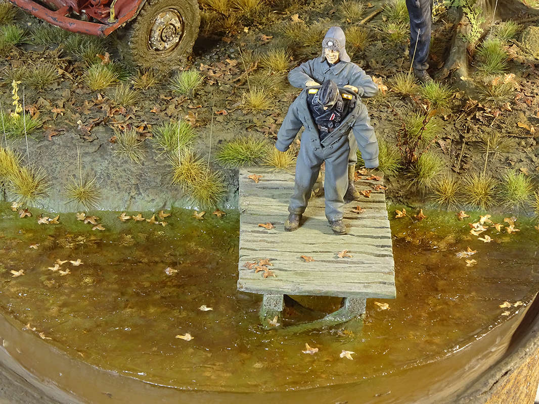 Coffrage d'un diorama pour couler de la résine Dsc03917