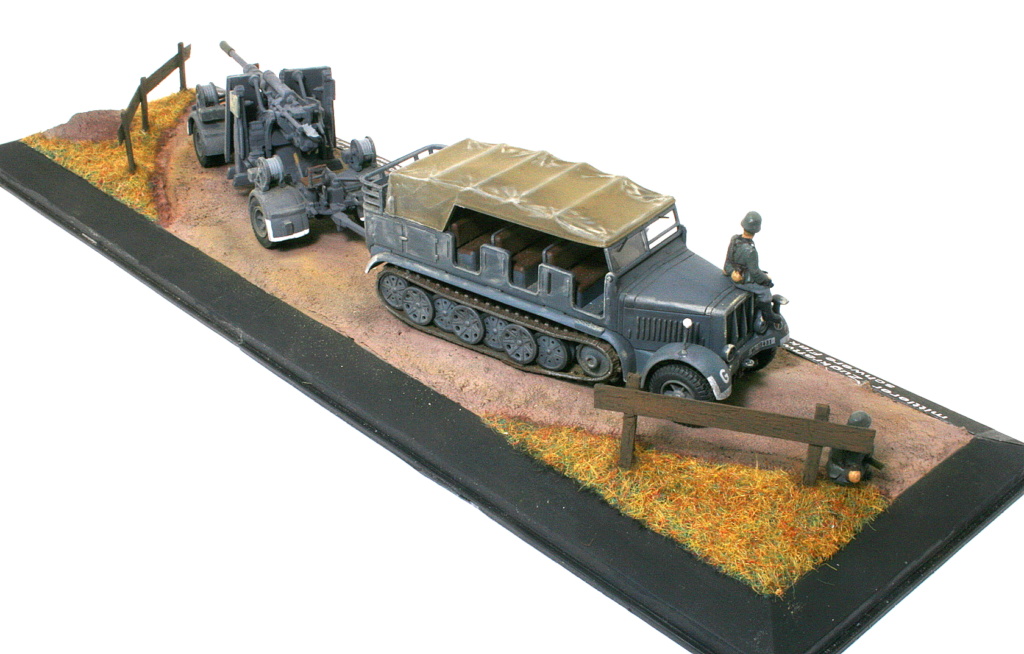 [REVELL] mittlerer Zugkraftwagen 8t (Sd.Kfz. 7) & 8,8cm Flak 37 (71) Sdkfz131