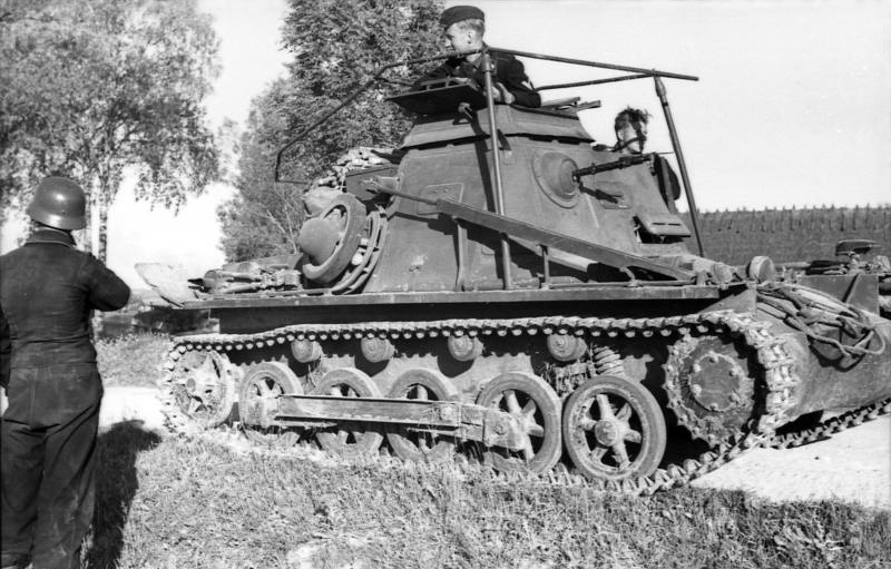 [ESCI modifié]  kleiner Panzerbefehlswagen I  Ausf. B  (Sd.Kfz. 265)  (146) Sdkfz146