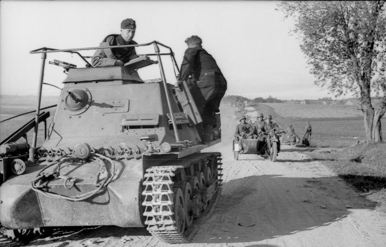 [ESCI modifié]  kleiner Panzerbefehlswagen I  Ausf. B  (Sd.Kfz. 265)  (146) Sdkfz158