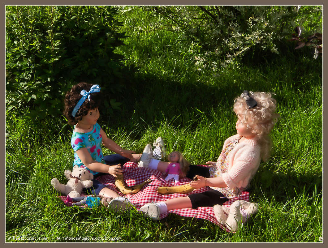 Loreleï et Anouchka jouent dehors (deuxième grande canadienne Regal Toys)  Img_4018