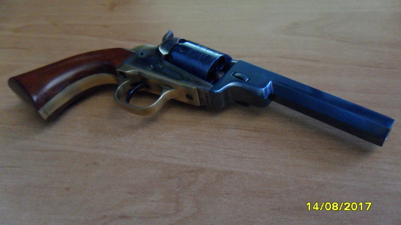 Revolver Uberti  1848/49 Pocket finition Charcoal Blue  Sam_4315