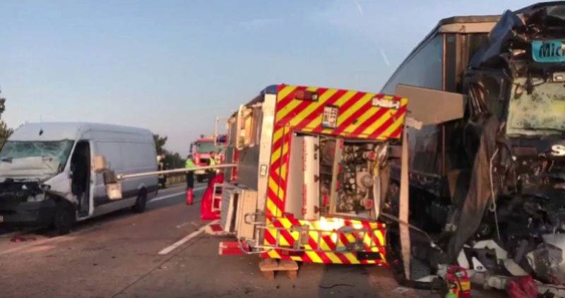 05-09-2017-Allemange : Monde des sapeurs en Deuil . Deux Sapeurs dcd lors d'une accident de roulage sur la A2 sur la commune de Kloster.  Crash_12