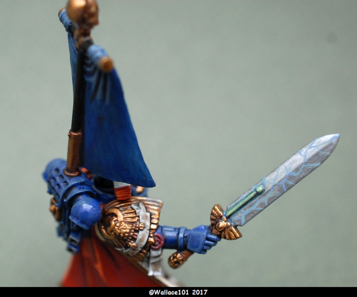 Capitaine Mikael Fabian 3nd cie des Ultramarines GW 28mm (70mm avec bannière et base) Fini0015