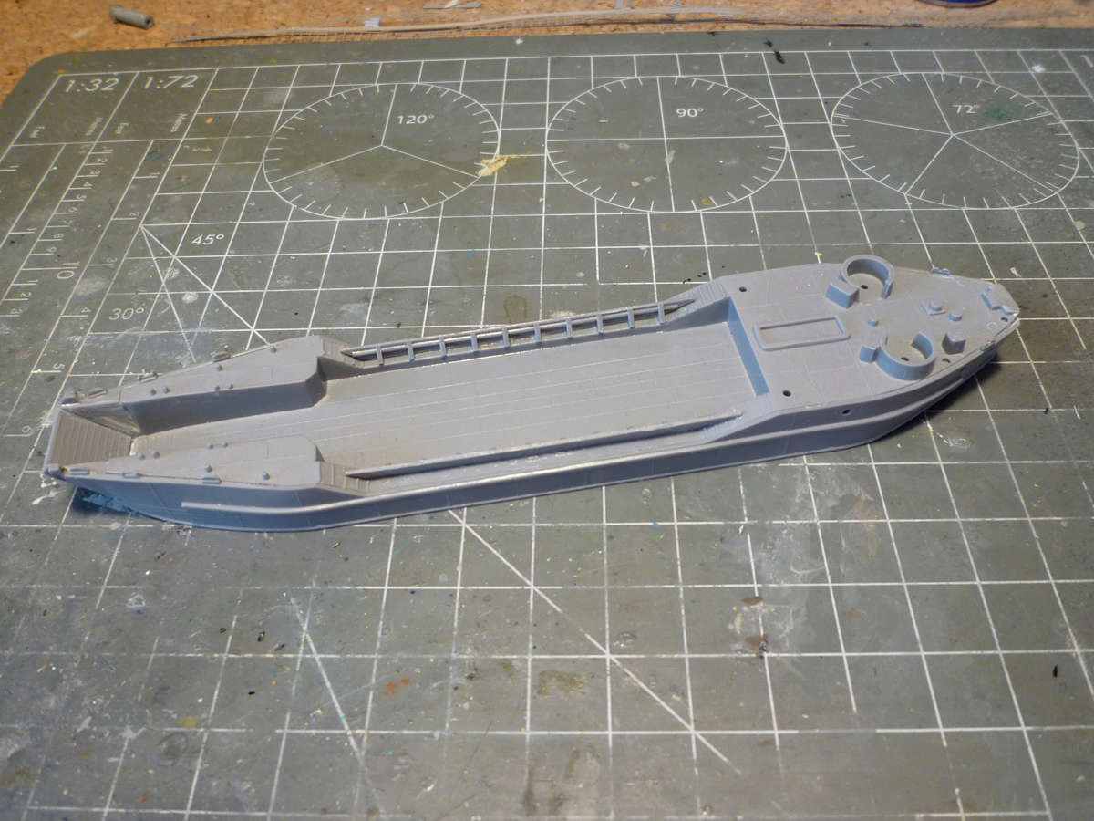 Porte-avions Arromanches Indochine 1954 Heller 1/400 + L'ARSENAL + WEM - Page 4 Arroma14