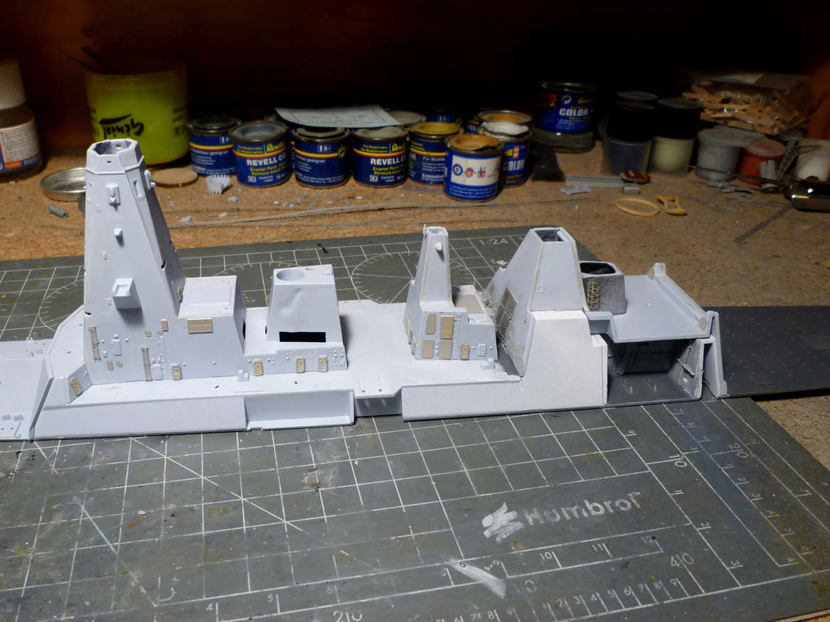 HMS DRAGON Destroyer Type 45 Airfix 1/350 + P.E Bigblueboy - Page 2 Hms_dr12