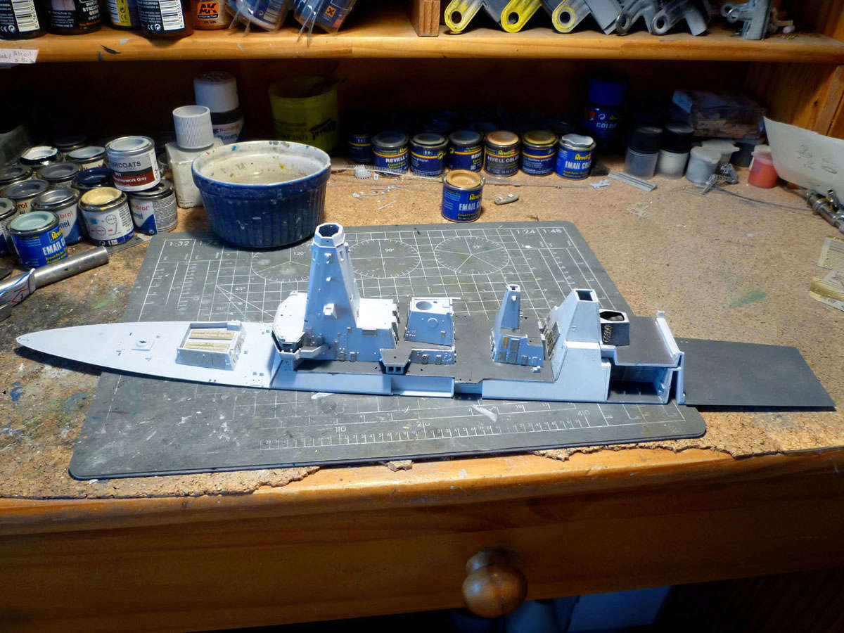 HMS DRAGON Destroyer Type 45 Airfix 1/350 + P.E Bigblueboy - Page 2 Hms_dr28