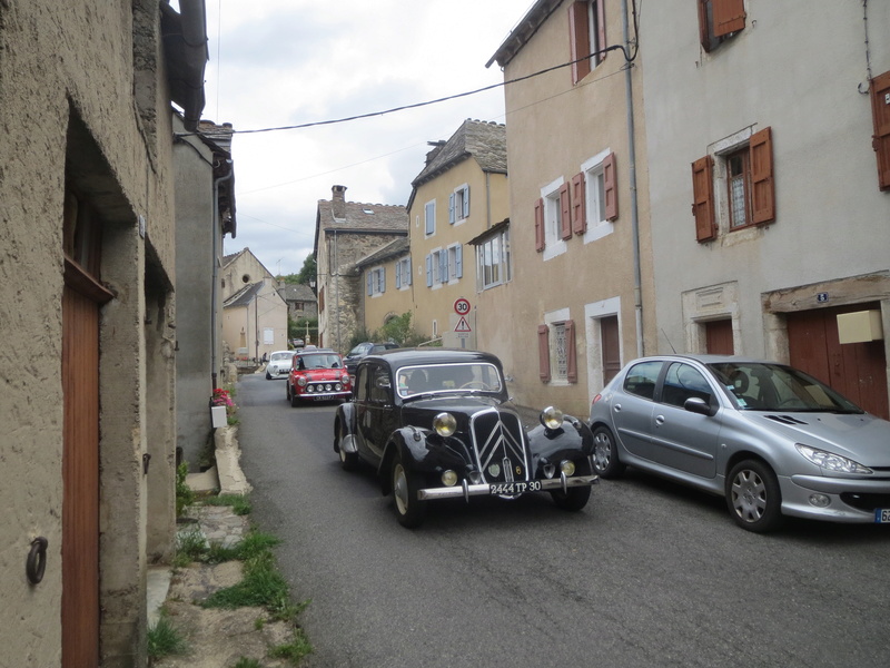 quelques autos au tour cycliste international de L'Ardèche Img_4618