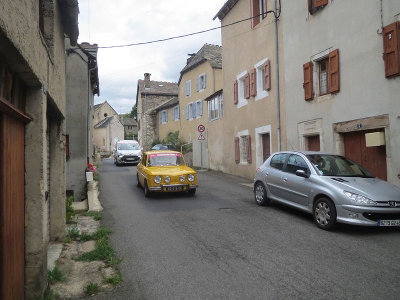 quelques autos au tour cycliste international de L'Ardèche Img_4621
