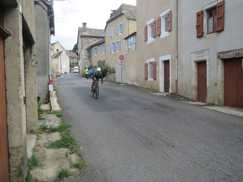 quelques autos au tour cycliste international de L'Ardèche  Img_4627