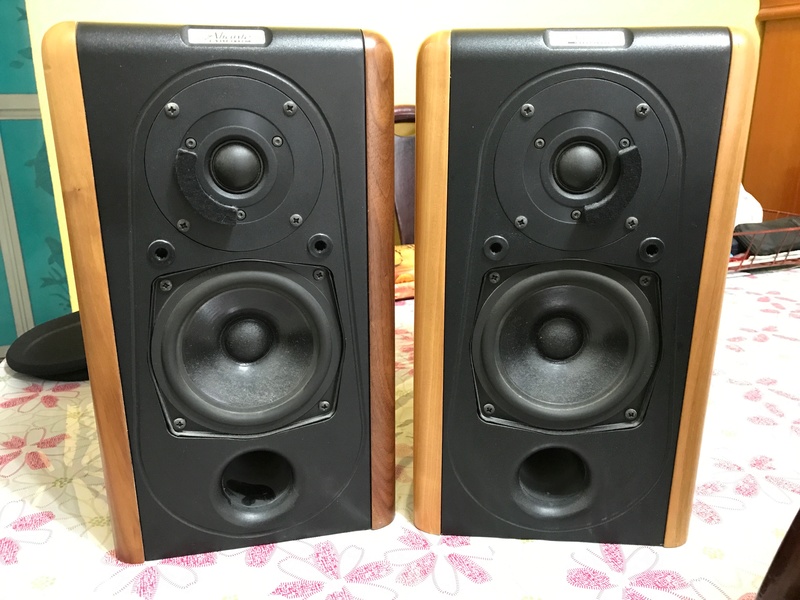 Aliante Spazio Bookshelf Speakers (Used) SOLD 9b51ba10