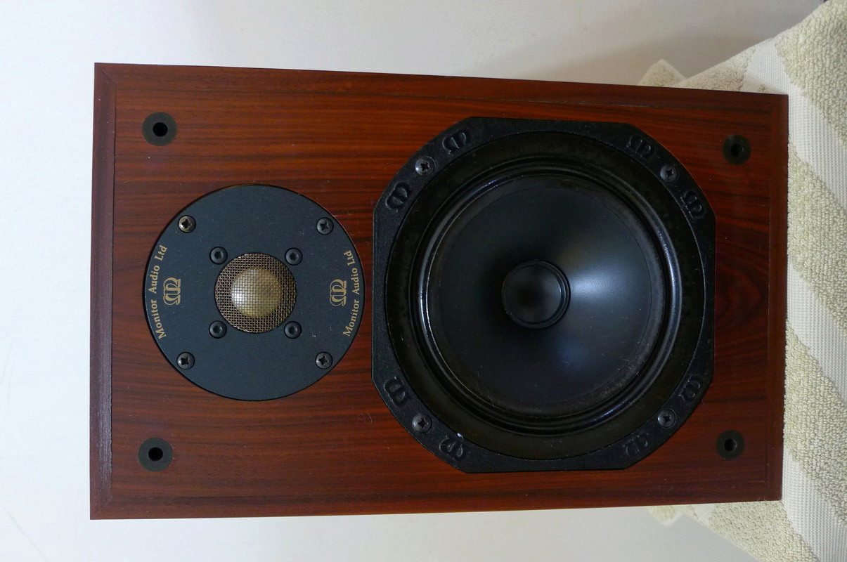 Monitor Audio MA700 Gold single unit bookshelf speaker (Used) SOLD P1140270