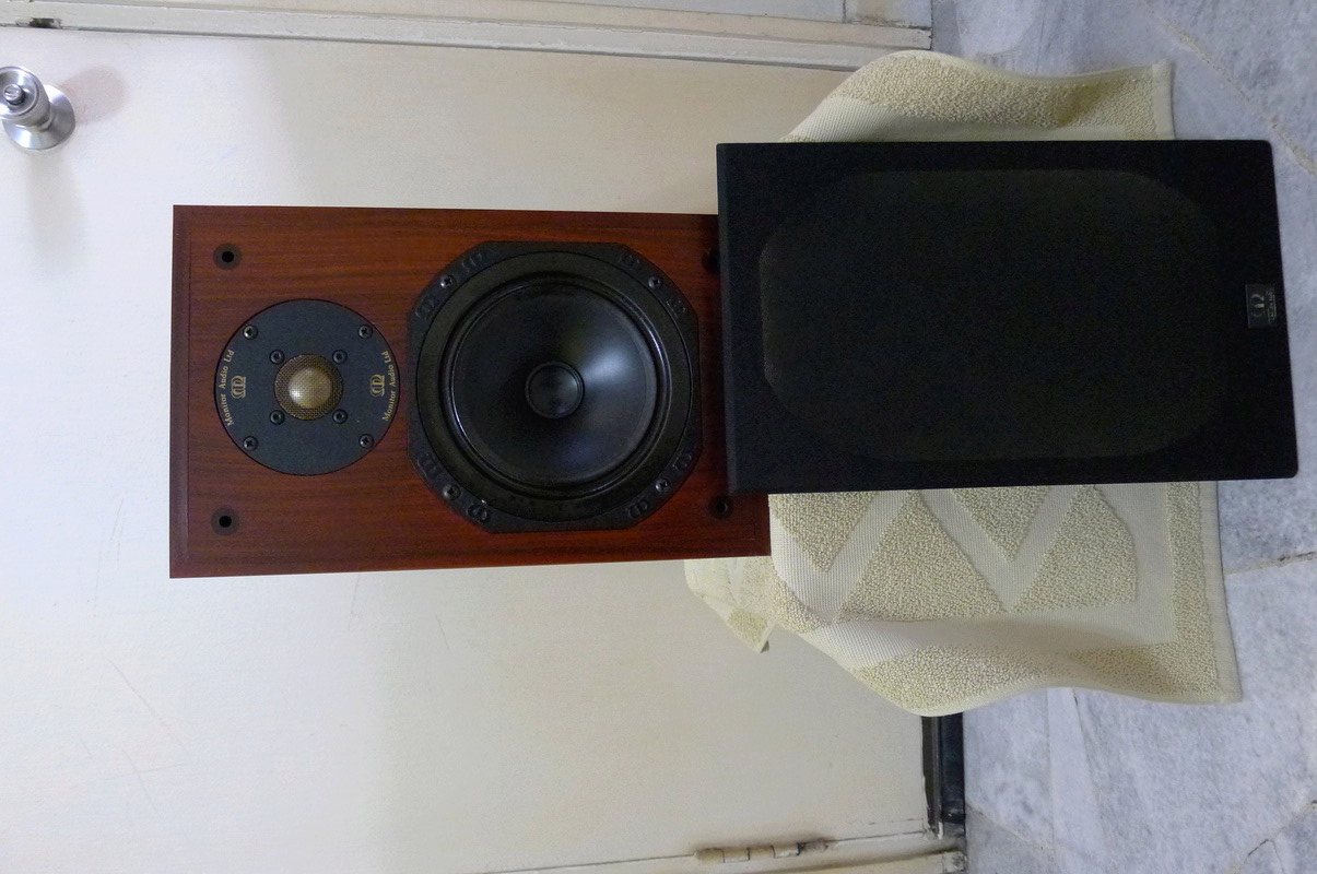 Monitor Audio MA700 Gold single unit bookshelf speaker (Used) SOLD P1140272