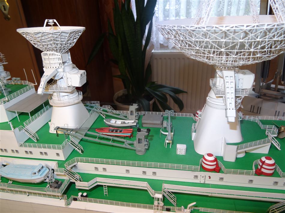 Fertig - Schiff zur Satellitenortung Juriy Gagarin 1:200 (Oriel) gebaut von Uwe Grawunder - Seite 13 Dsc06130