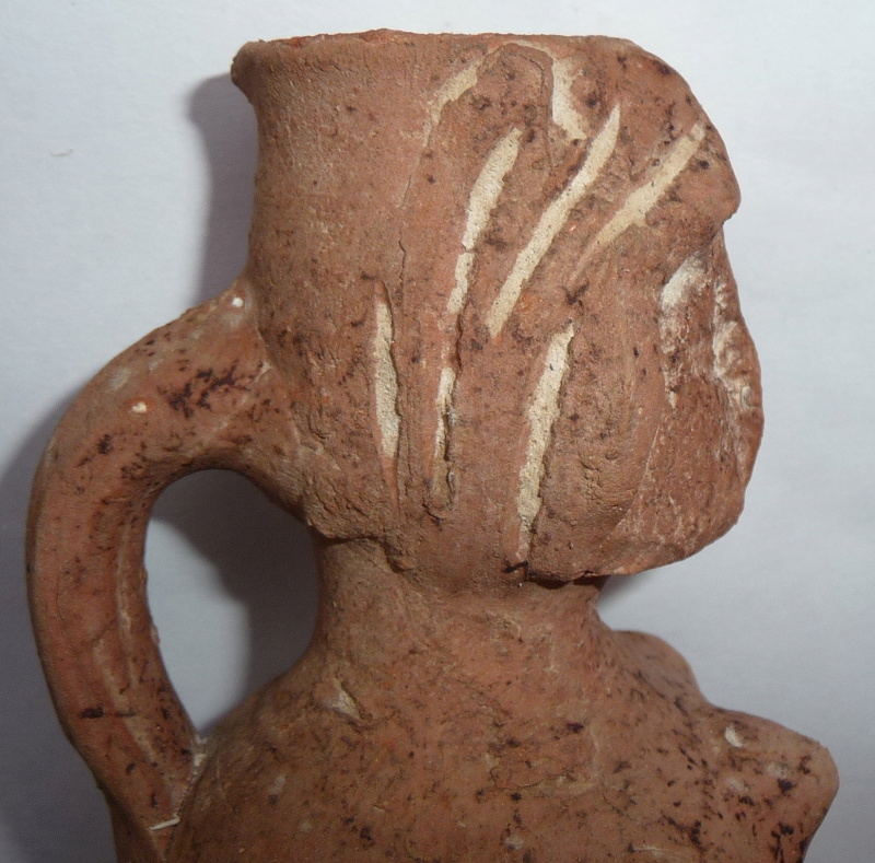 2 vases anthropomorphes en terre cuite P1270116