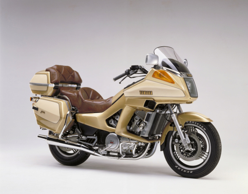 en kiosque Hors série spécial motos mythiques chez moto magazine Ventur10