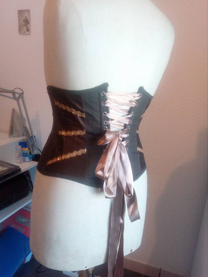 [Terminé] Serre taille steampunk - Page 2 18813310