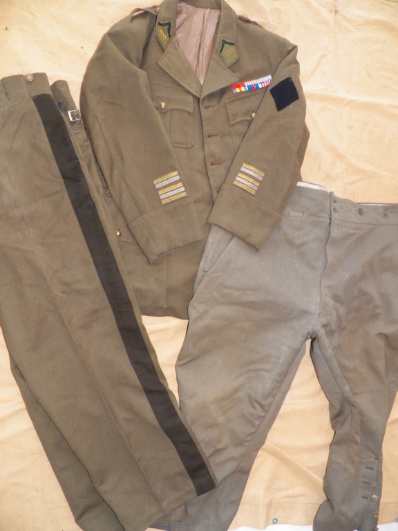 ensemble officier, uniforme  tenue d'un lieutenant colonel du 611e pionnier vareuse manteau pantalon 101_0332