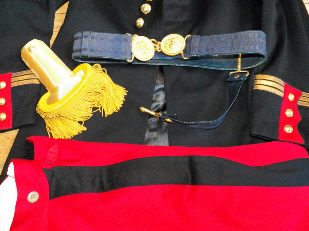 un ensemble exceptionnel, la tenue 31 du capitaine Dagorn, 71e RI et ses diplômes 102_2111