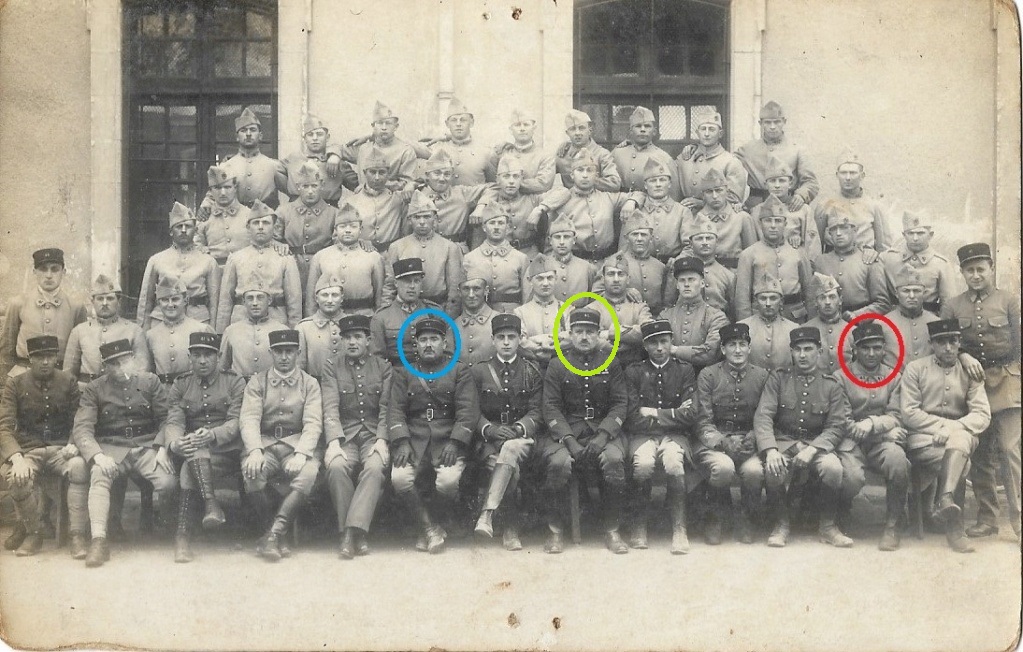 une tenue d'adjudant du 41e RI, un képi de sergent chef du 41e RI (adjudant HAMON Rennes), sac troupe motorisées et un tromblon VB - Page 3 1931_112
