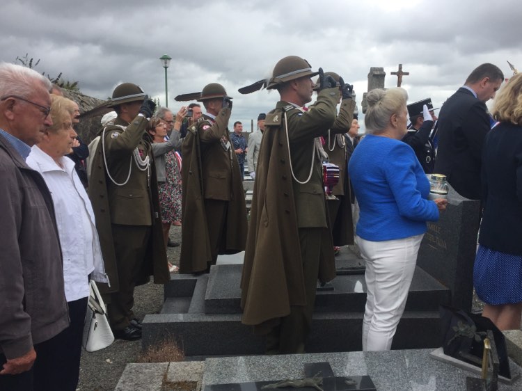 cérémonies en mémoire de la Brigade polonaise des chasseurs de Podhale, 18/06/1940, le réduit breton 29920811