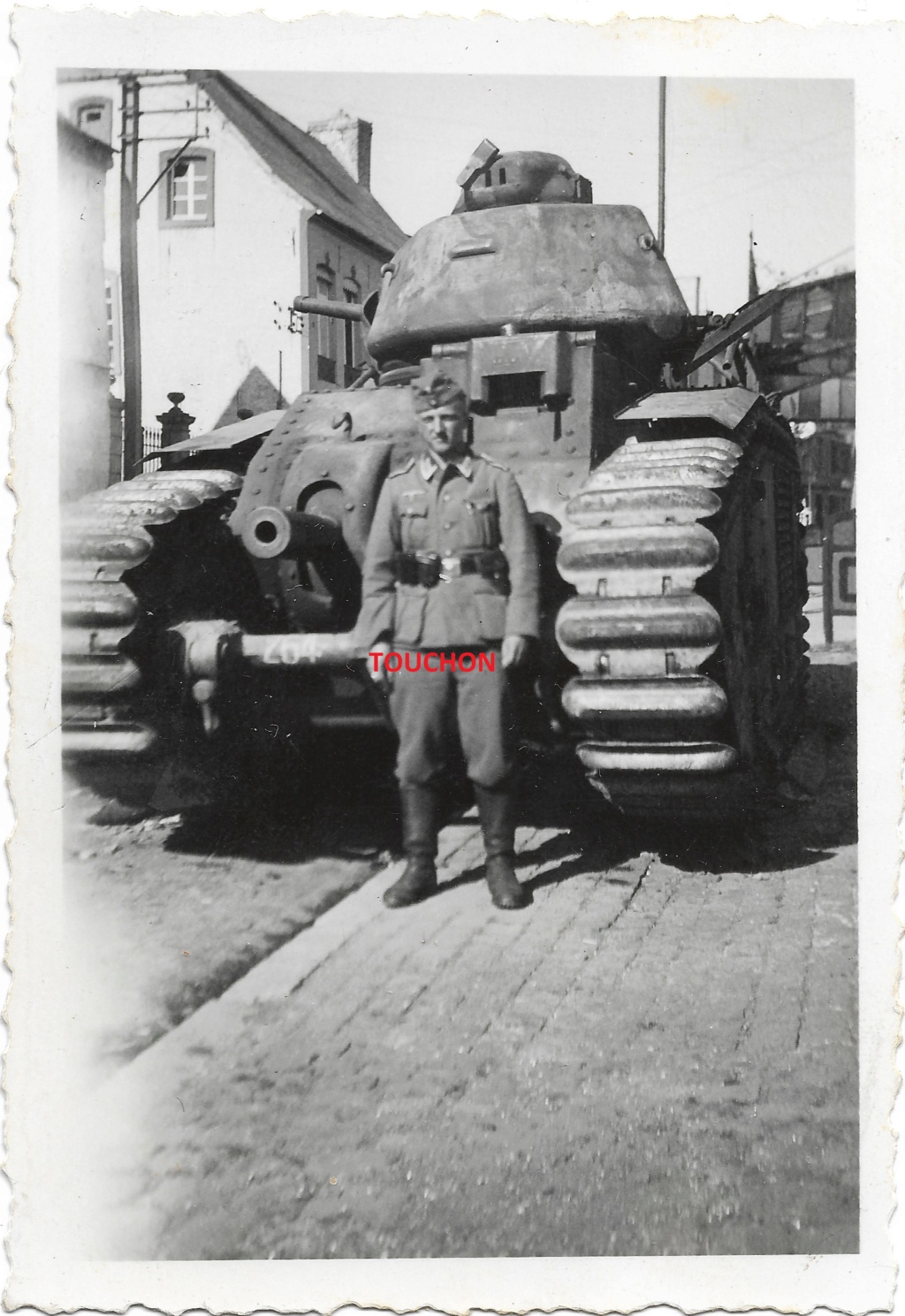 2 tenues d'officiers des chars de combat: le lieutenant Teillac 511e RCC puis 28e BCC et tenue du lieutenant GAUDELET 53e BCC Simoun15