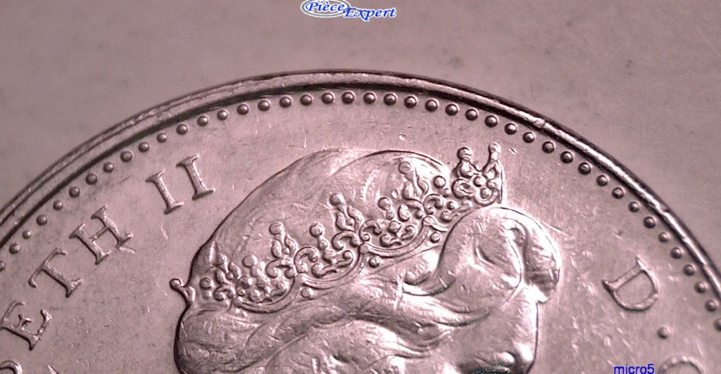 1977 - H Coin désaligné Avers Cpe_2104