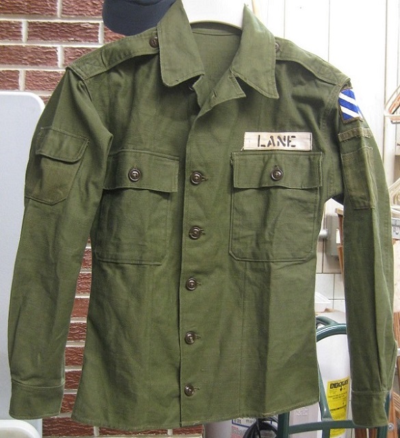 Picked up a group of uniforms at auction. What do I have here?    Img_3416
