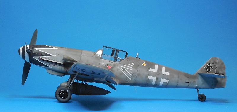 Revell 1/32 Bf 109 G-10 Hartmann Dscn3523