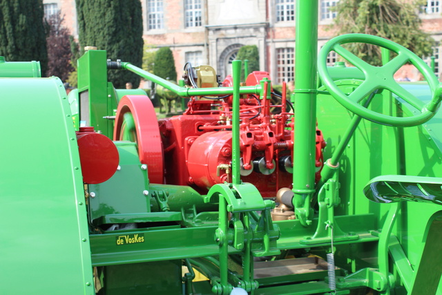 culasse jhon deere 301 - Belgique :Fête de la moisson à l'Abbaye de Bonne Espérance (Estinne) Img_1042