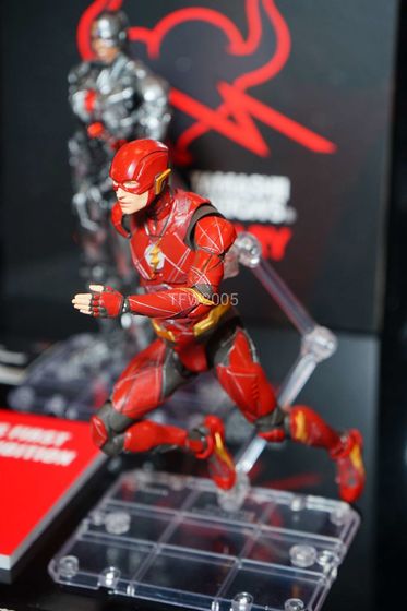 Justice League DC (S.H.Figuarts / Bandai) 07454012