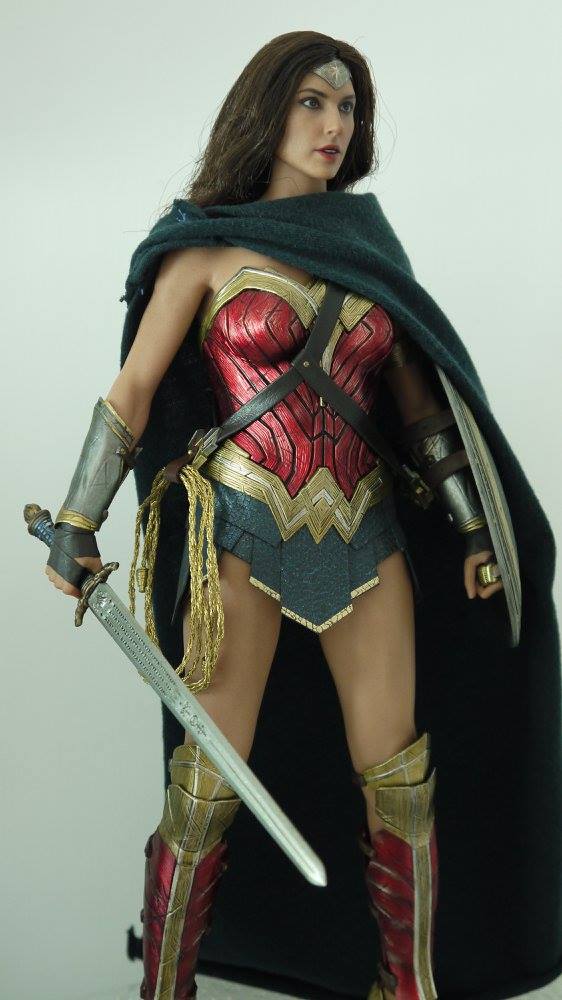 Wonder Woman 1/6 - BVS : Dawn of Justice (Hot Toys) 20785710