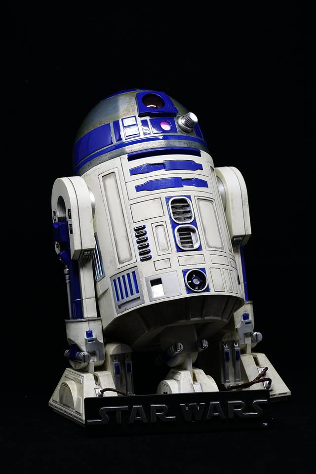 Star Wars : 1/6 R2-D2 (Hot Toys) 20994210