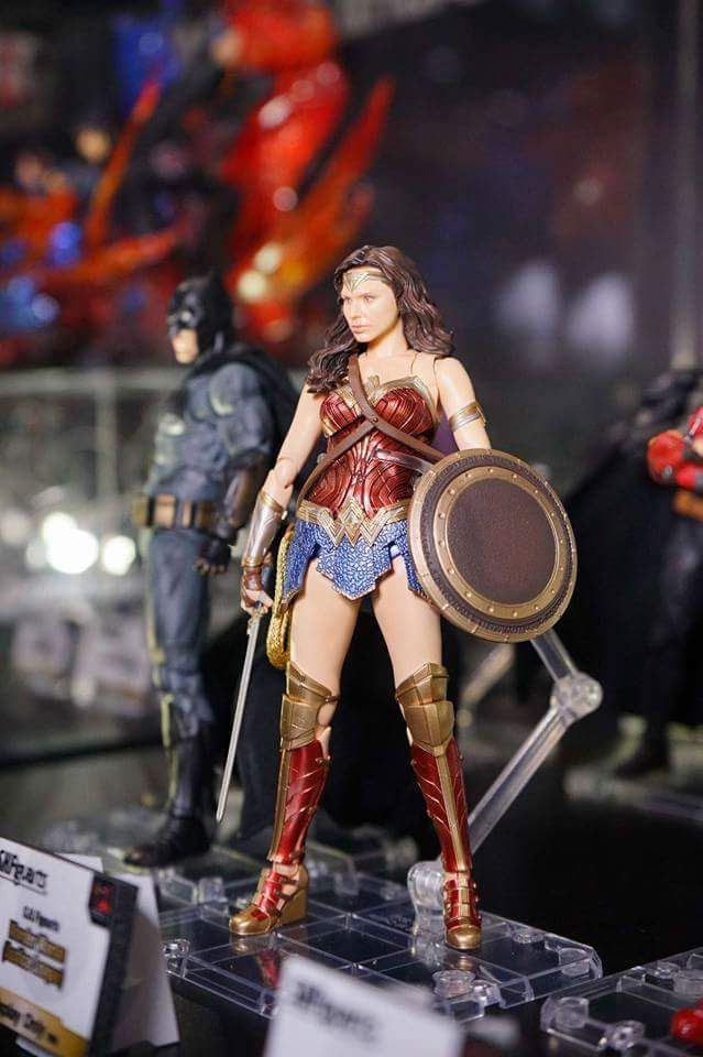 Wonder Woman (S.H.Figuarts/Bandai) Q7bnrz10