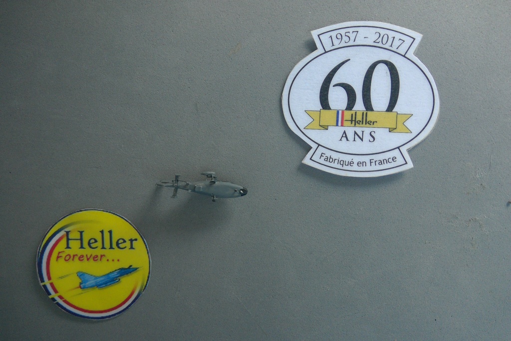 AEROSPATIALE SA 365 DAUPHIN 1/400ème Helle528