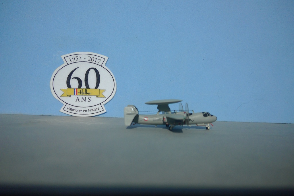 GRUMMAN E 2C HAWKEYE 1/400ème Helle551