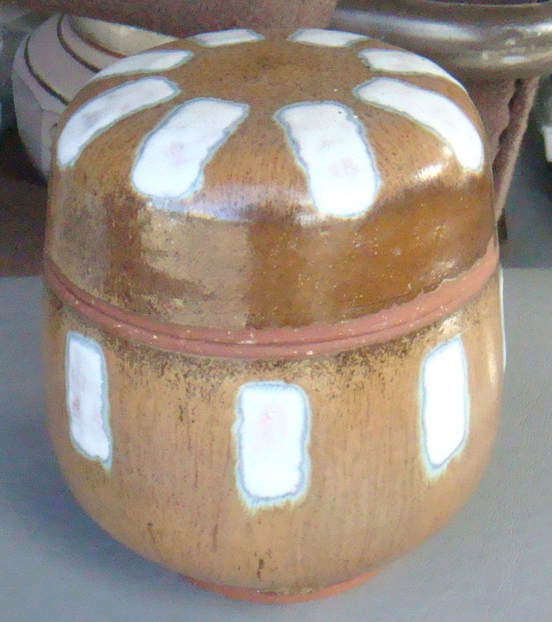 Pottery marks : Crab & Toilet pan Dsc07325