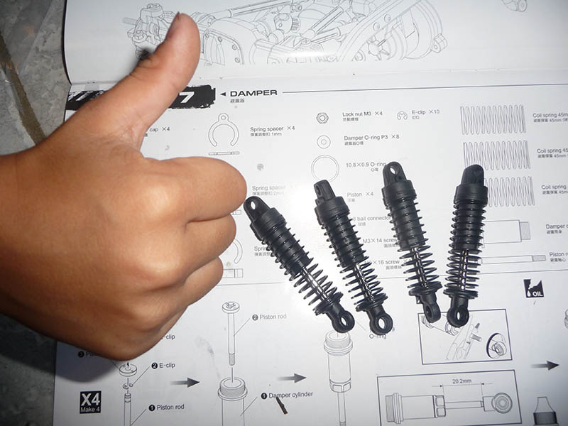 MST CMX Kit Jeep JK pompier & Hummer H1 : Montage et Modification - Page 2 Suspen13