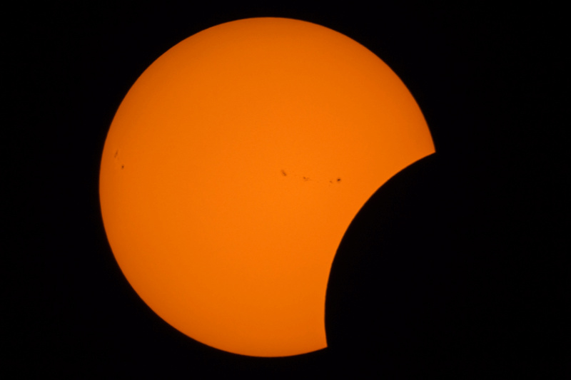 Éclipse du soleil C860510